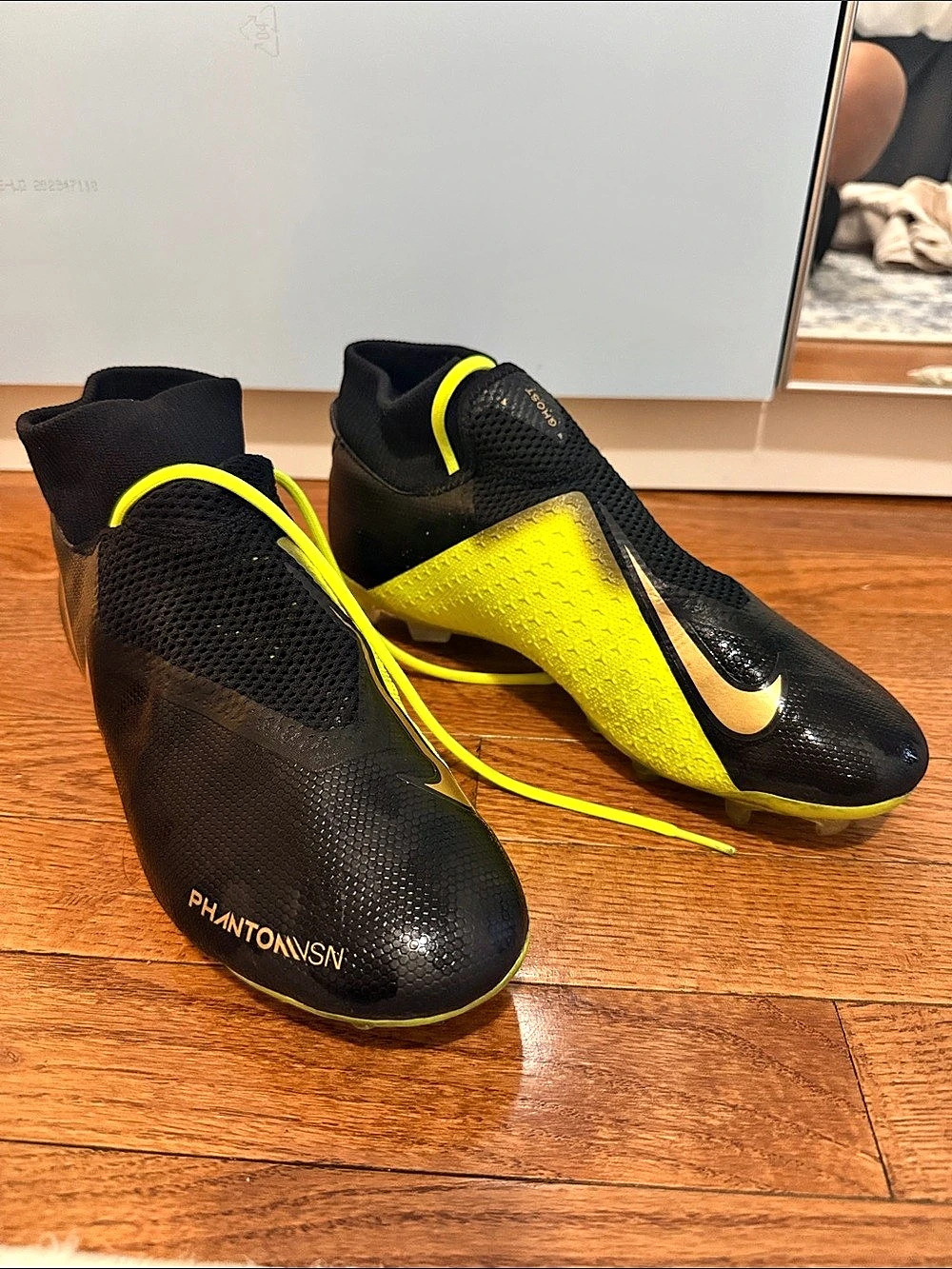 Used twice - Nike PhantomVSN Soccer Cleats Black & Yellow Like New